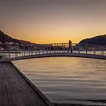 Lejlighed Flott Mellom Sjo Og Fjell *