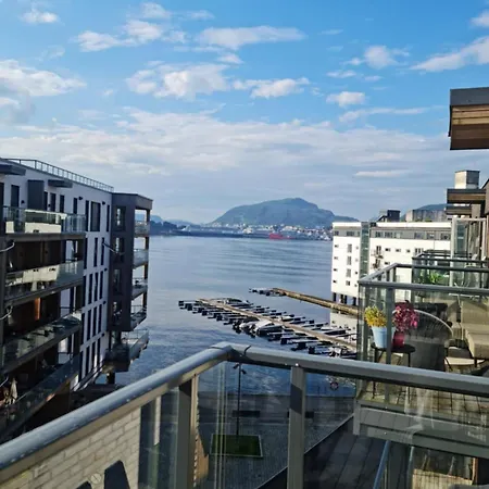 Flott Mellom Sjo Og Fjell شقة *