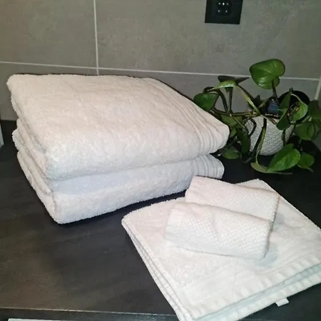 Flott Mellom Sjo Og Fjell شقة