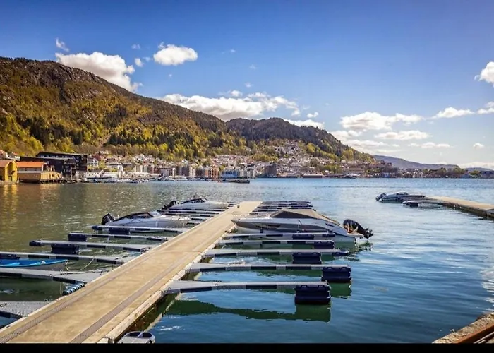 Flott Mellom Sjo Og Fjell Берген