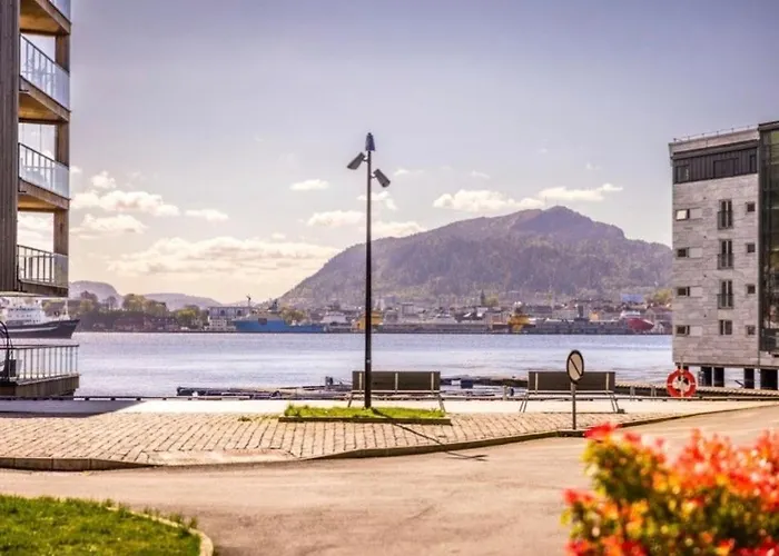 Flott Mellom Sjo Og Fjell Апартаменты *