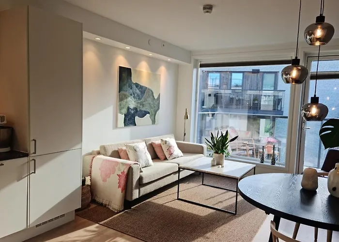 Flott Mellom Sjo Og Fjell *